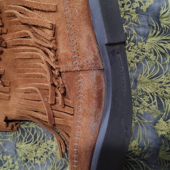 Minnetonka moccasins size 8 - Picture 8 of 8